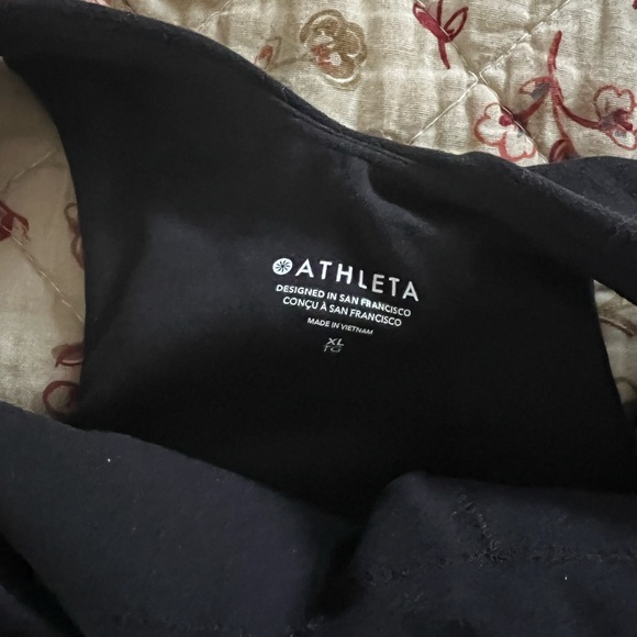 Athleta Bundle of Conscious Crop Sports Bras—Size XL D/DD - Picture 4 of 4